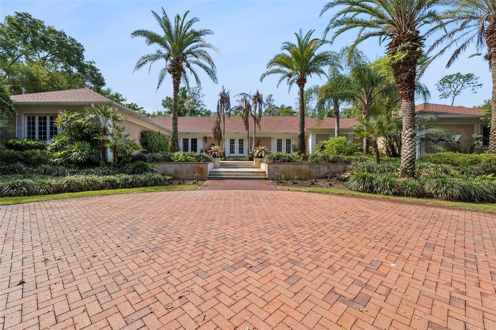 Single Family Residence in LAKE WALES, FL - Daniel Dourado