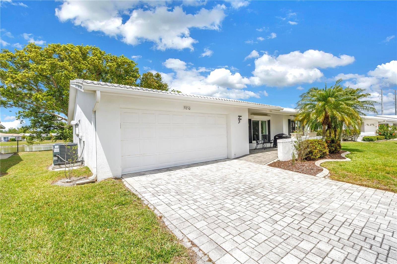 Single Family Residence em PINELLAS PARK, FL - Daniel Dourado