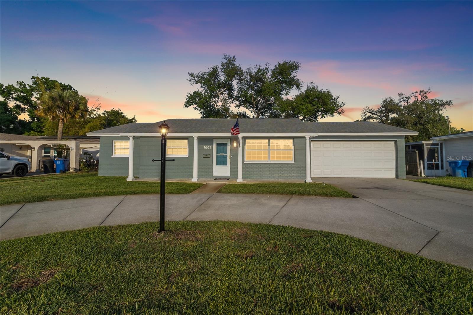 Single Family Residence em ST PETERSBURG, FL - Daniel Dourado