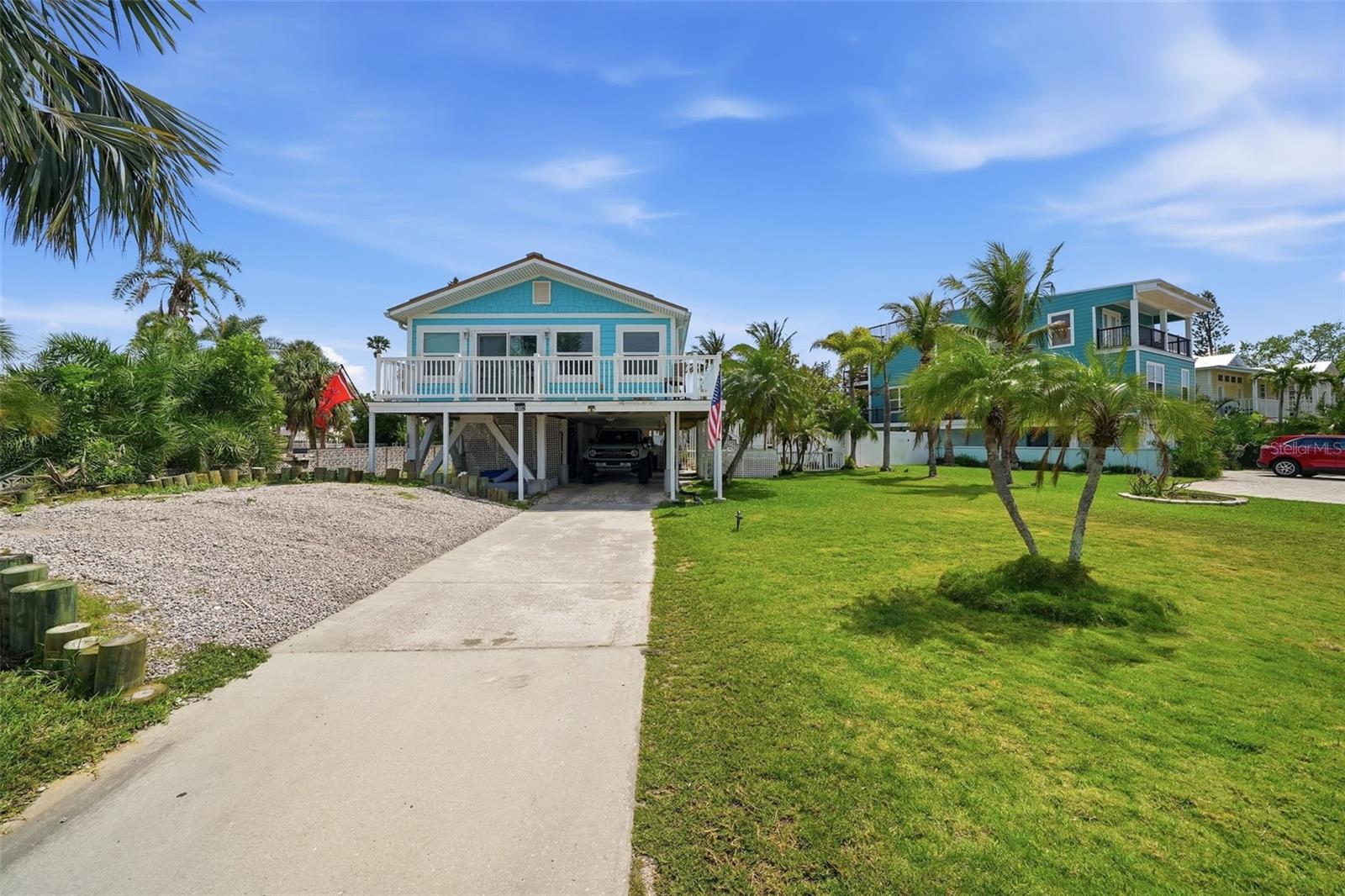 Single Family Residence in REDINGTON BEACH, FL - Daniel Dourado