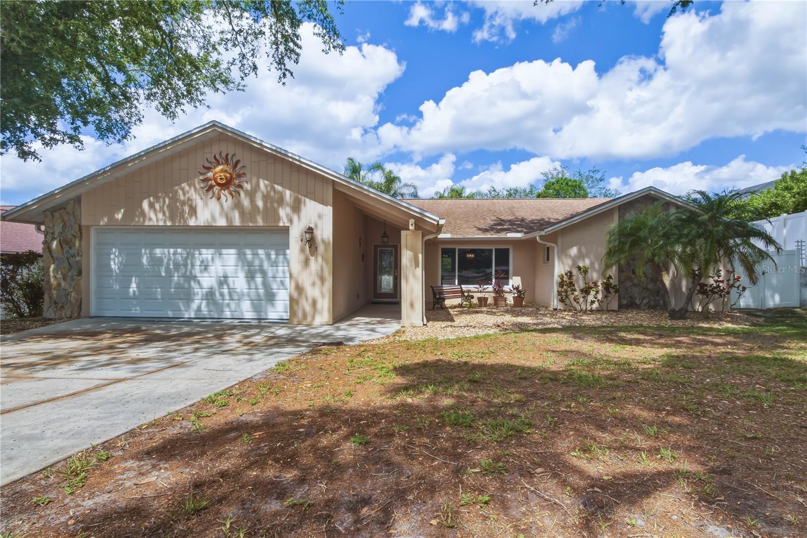 Single Family Residence in PALM HARBOR, FL - Daniel Dourado