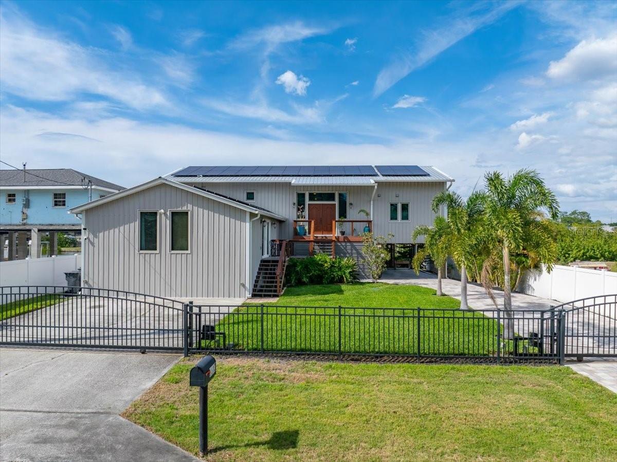 Single Family Residence in TAMPA, FL - Daniel Dourado