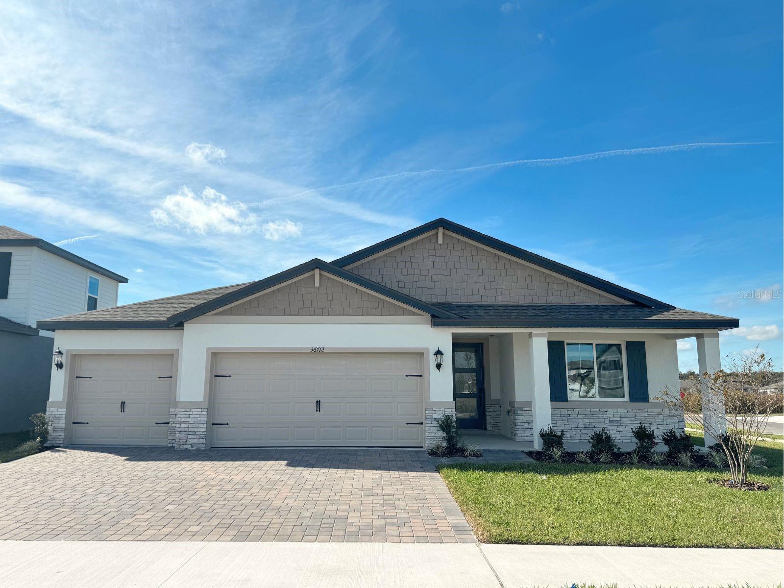 Single Family Residence em ZEPHYRHILLS, FL - Daniel Dourado