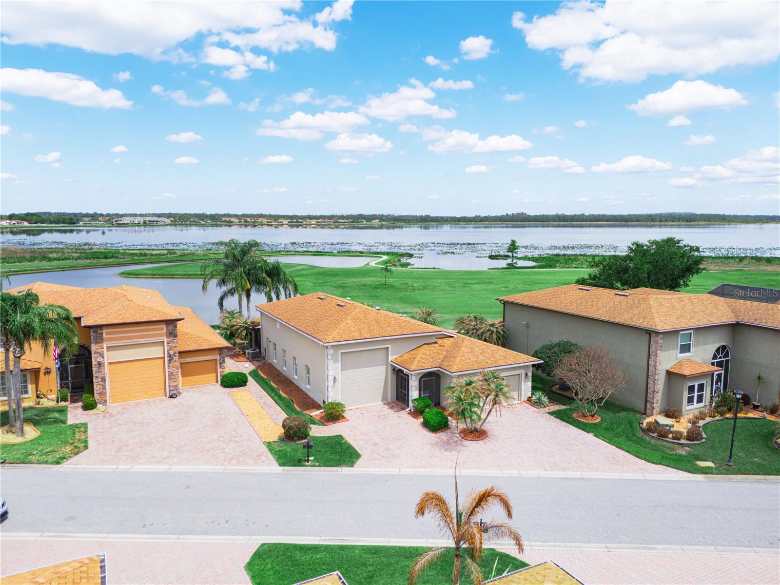 Single Family Residence in LAKE WALES, FL - Daniel Dourado