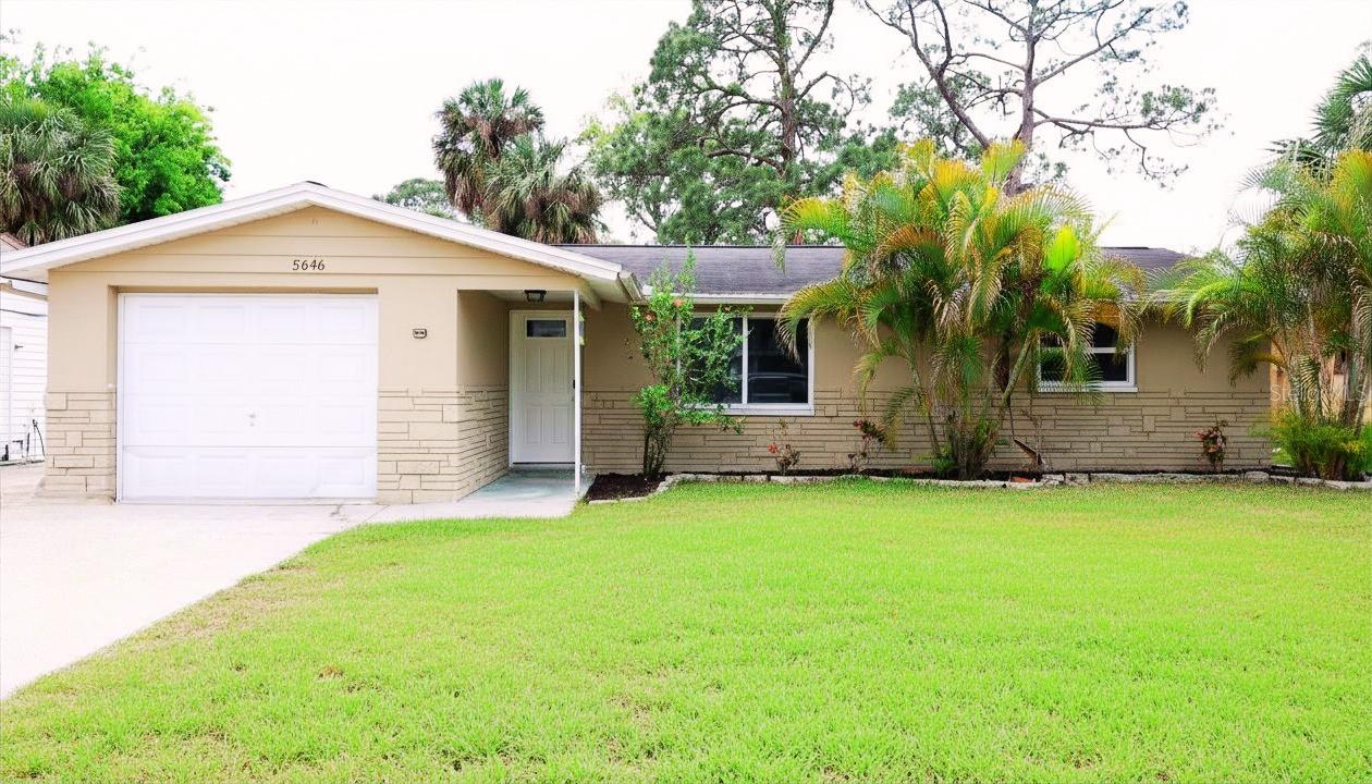 Single Family Residence in PORT RICHEY, FL - Daniel Dourado