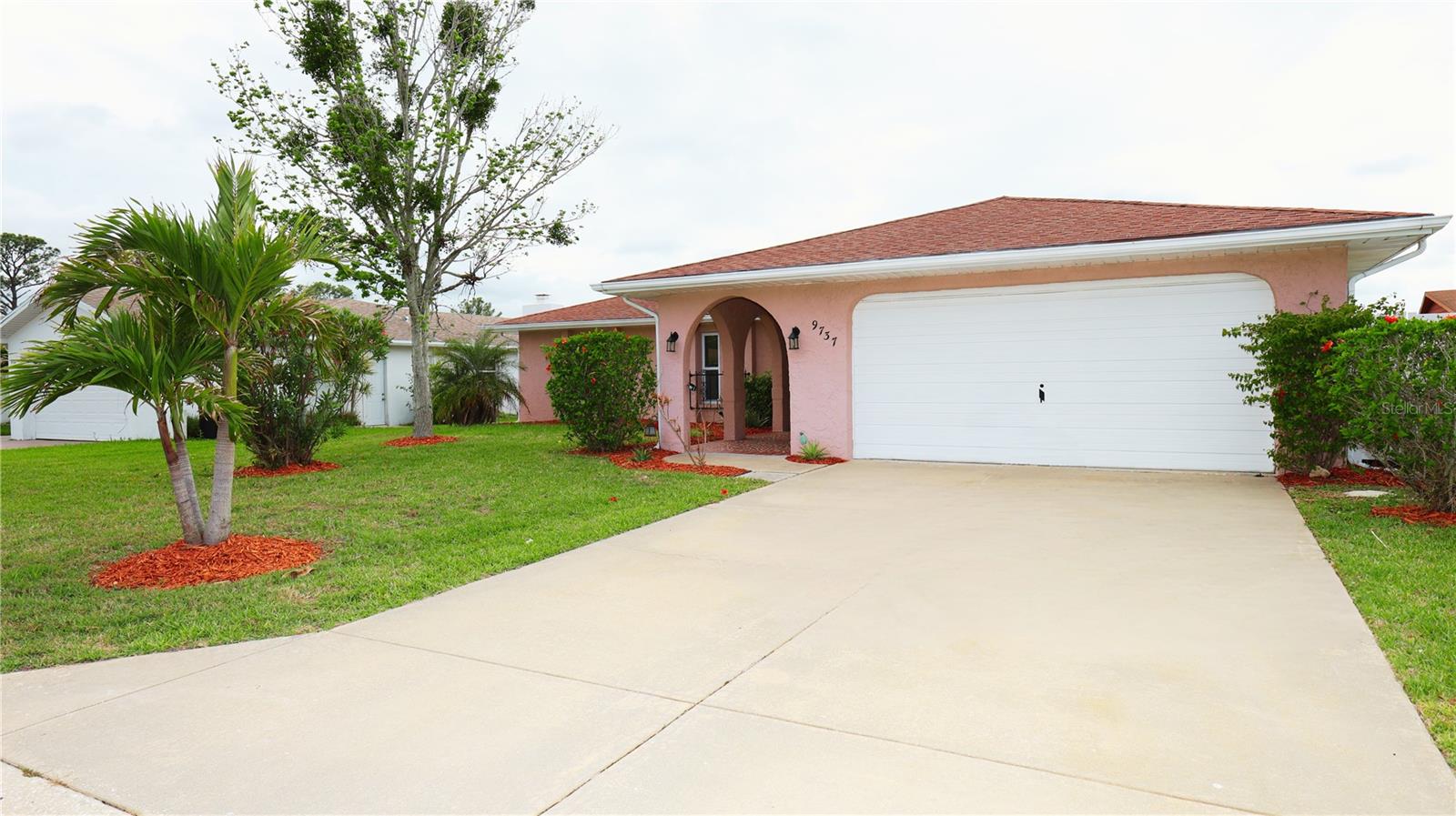 Single Family Residence in PORT RICHEY, FL - Daniel Dourado