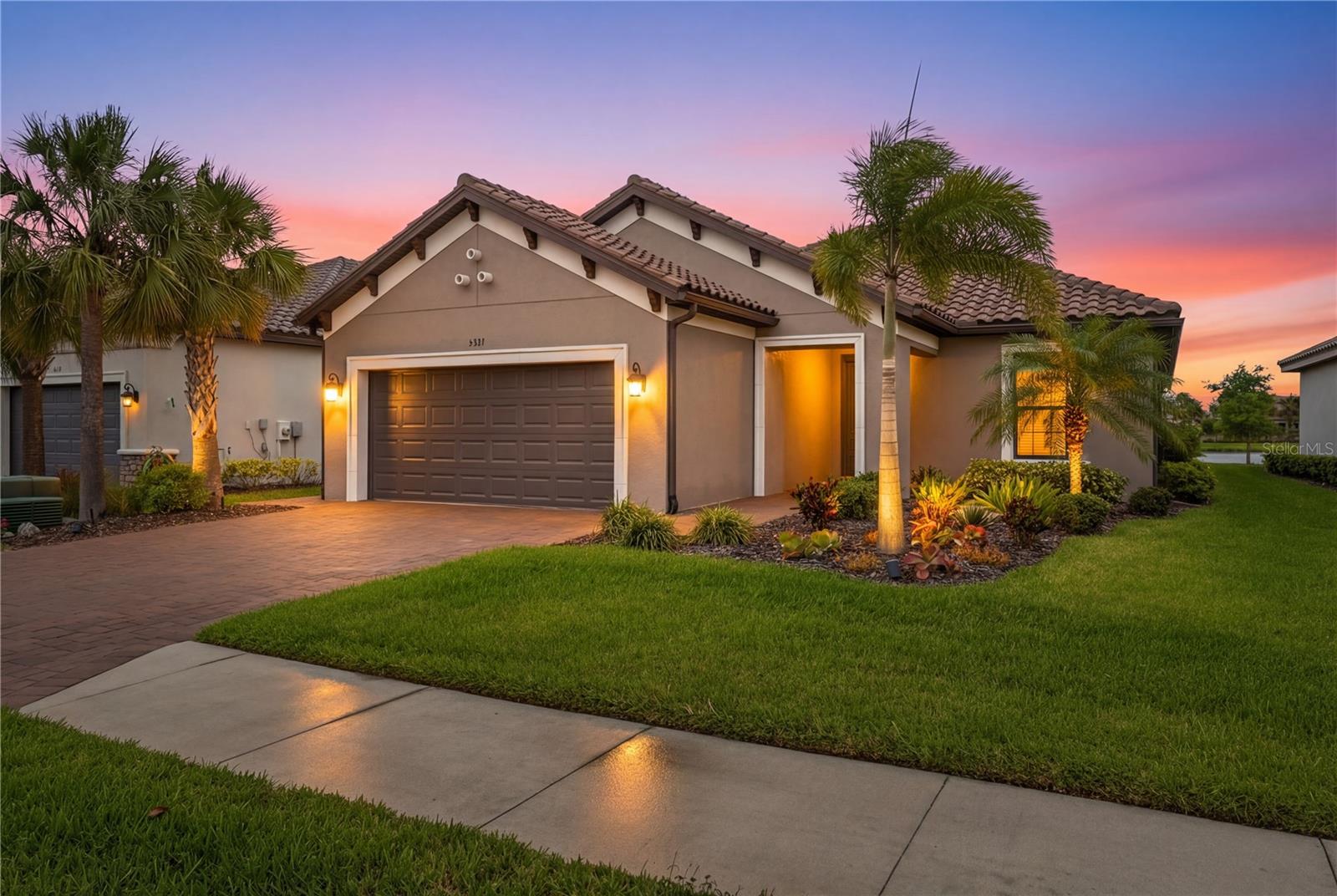 Single Family Residence in PALMETTO, FL - Daniel Dourado