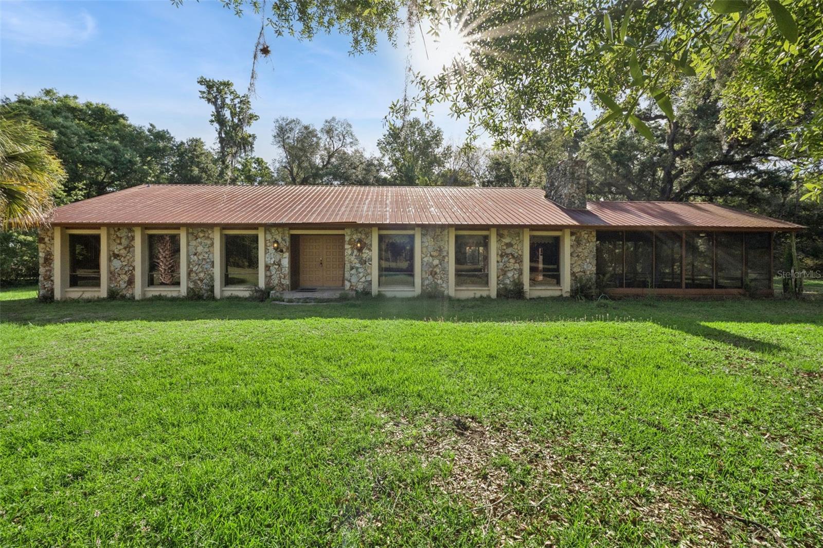 Single Family Residence in CHULUOTA, FL - Daniel Dourado