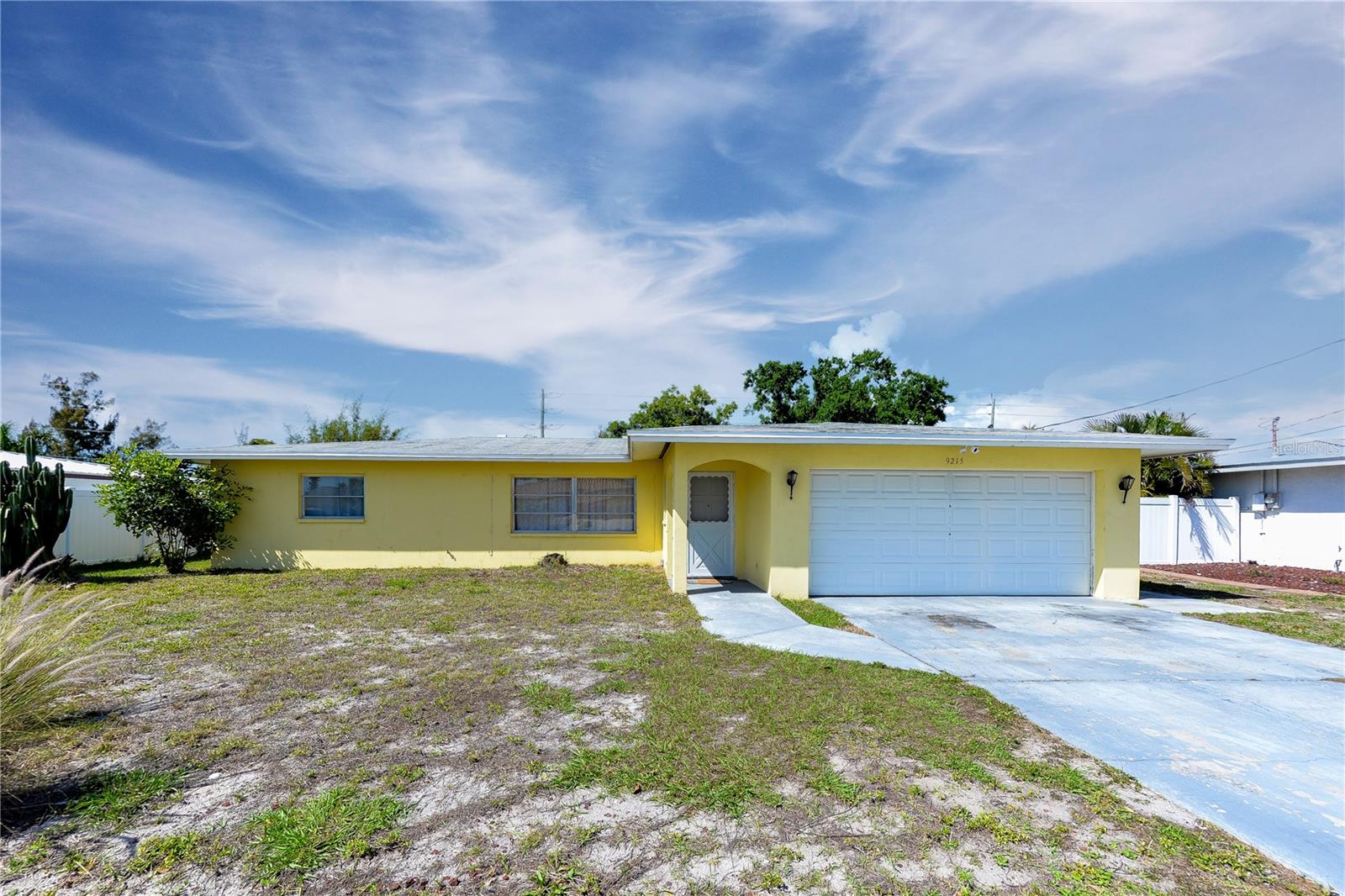 Single Family Residence in BRADENTON, FL - Daniel Dourado