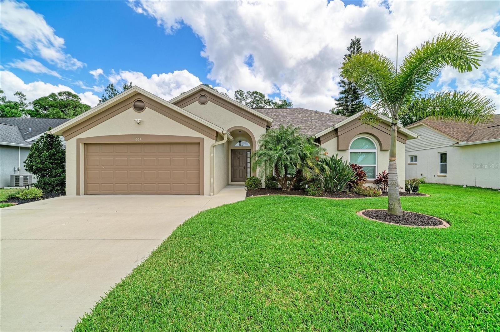 Single Family Residence in BRADENTON, FL - Daniel Dourado