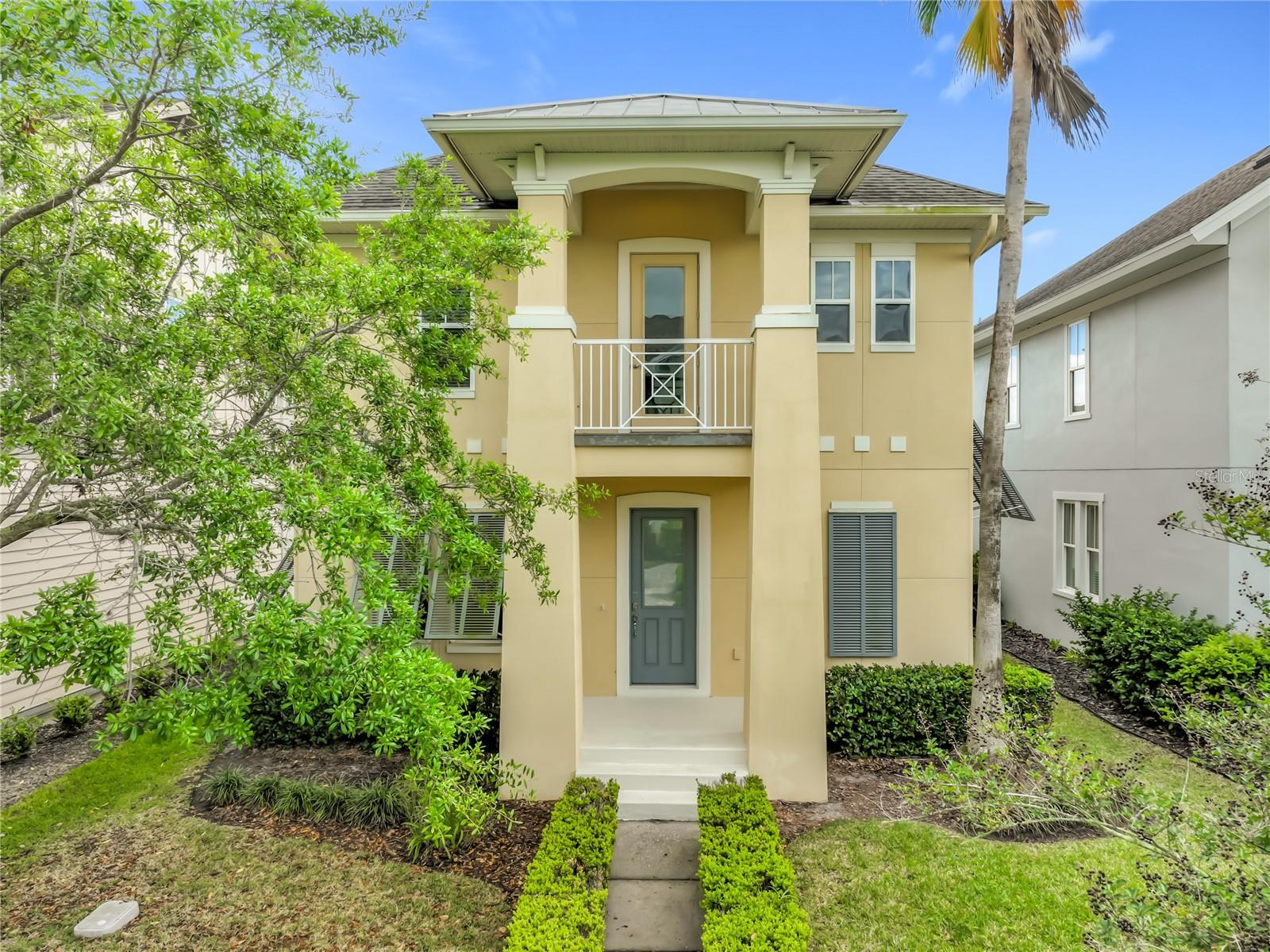 Single Family Residence in ORLANDO, FL - Daniel Dourado