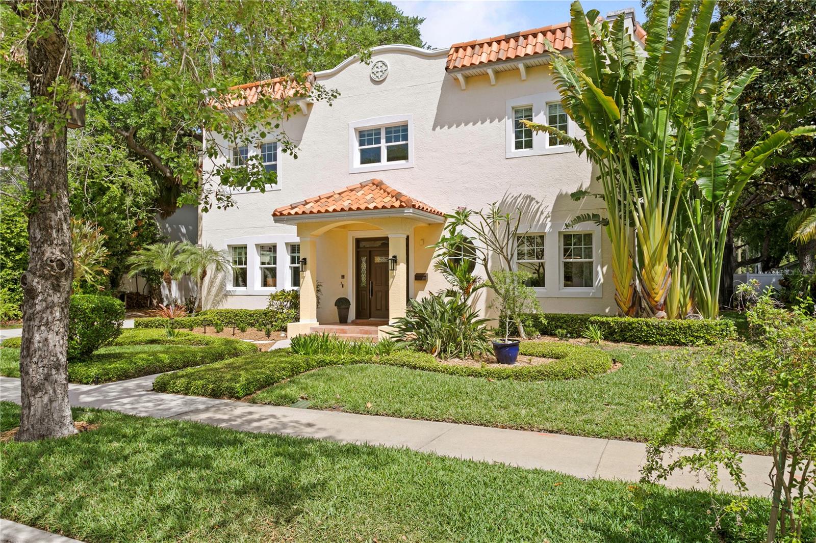 Single Family Residence in TAMPA, FL - Daniel Dourado