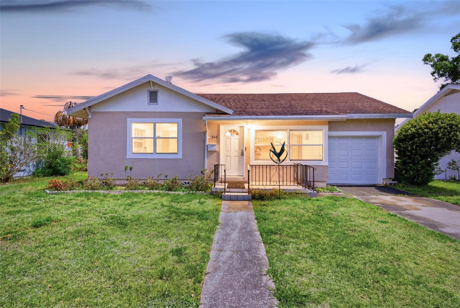 Single Family Residence em ST PETERSBURG, FL - Daniel Dourado