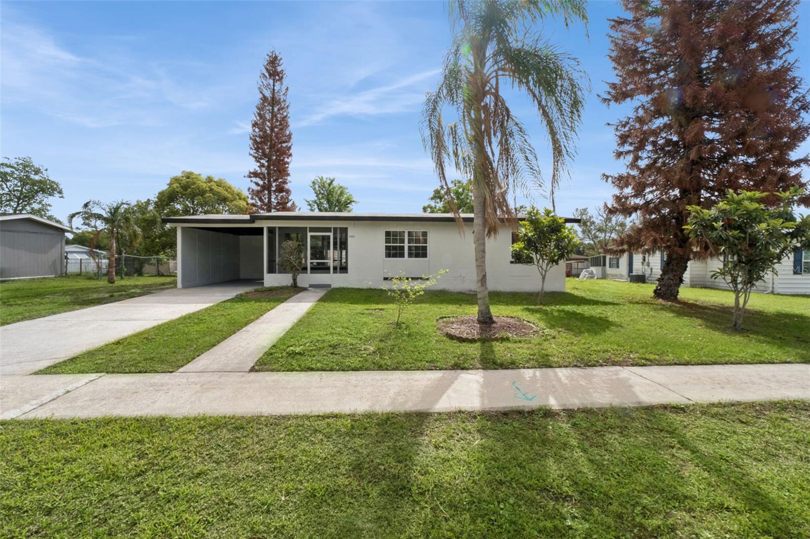 Single Family Residence in DELTONA, FL - Daniel Dourado