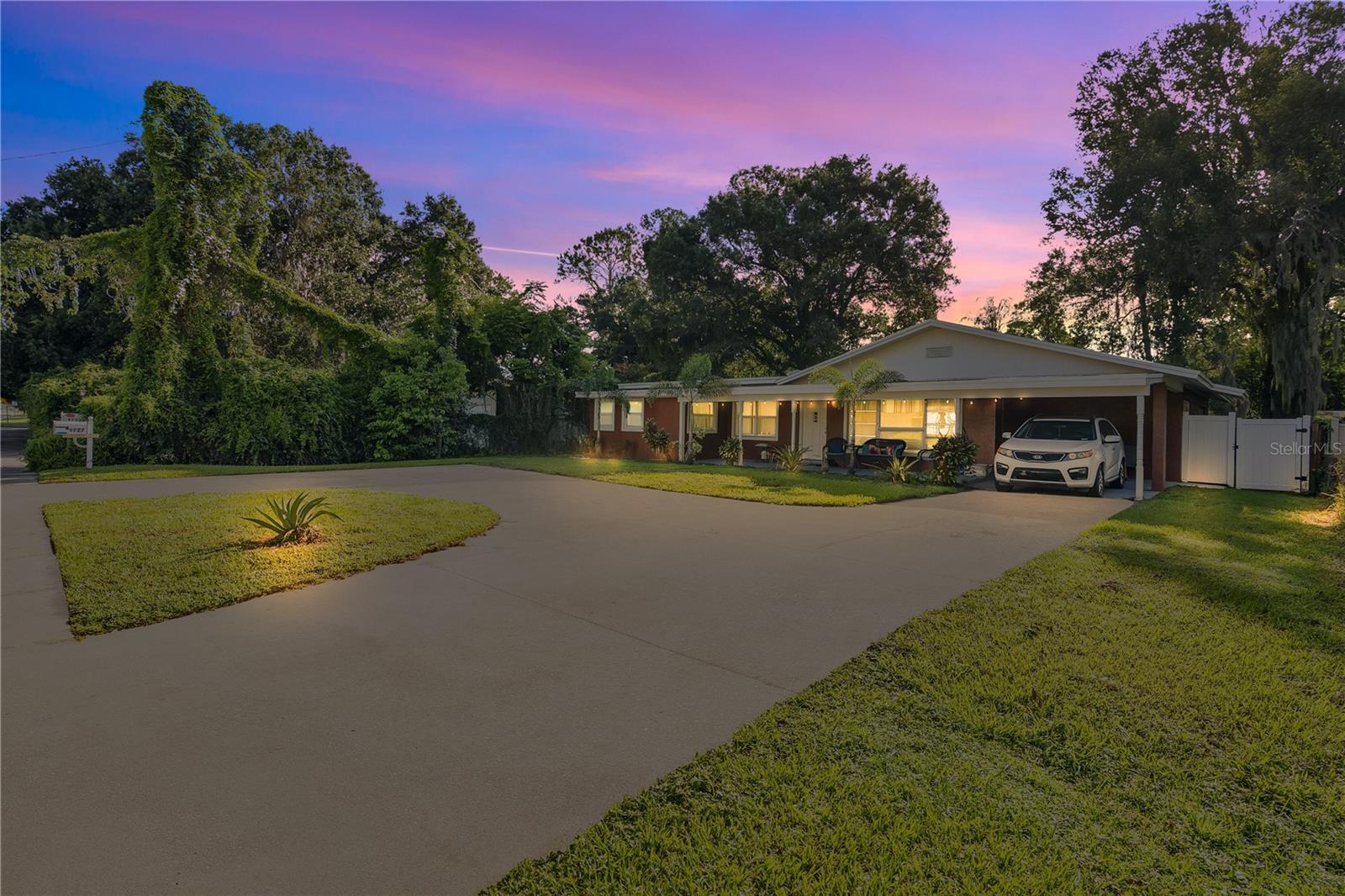 Single Family Residence in APOPKA, FL - Daniel Dourado