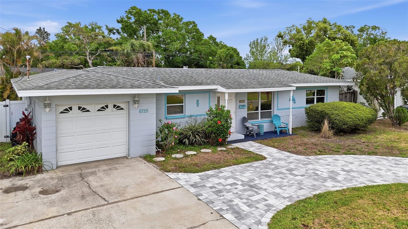 Single Family Residence em ST PETERSBURG, FL - Daniel Dourado