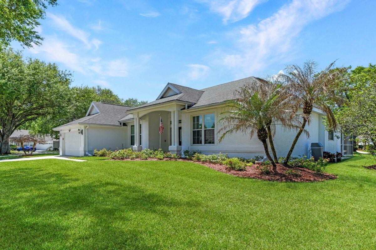 Single Family Residence in MOUNT DORA, FL - Daniel Dourado