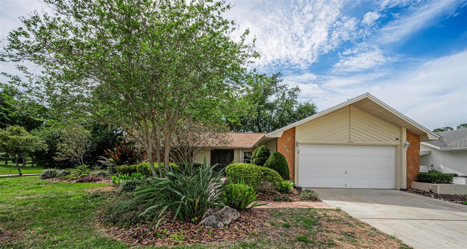 Single Family Residence in PALM HARBOR, FL - Daniel Dourado