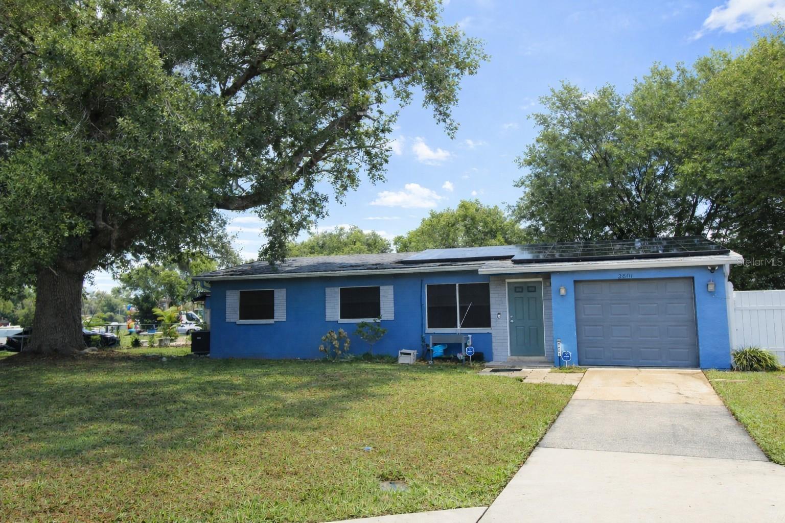Single Family Residence in ORLANDO, FL - Daniel Dourado