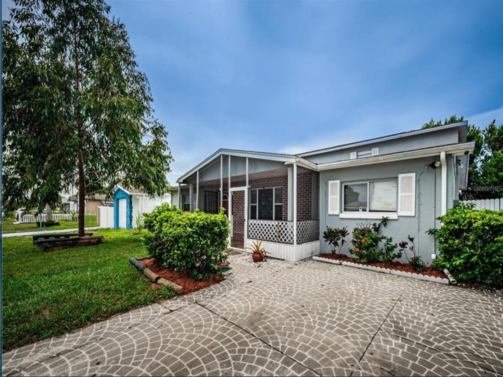 Single Family Residence in PORT RICHEY, FL - Daniel Dourado