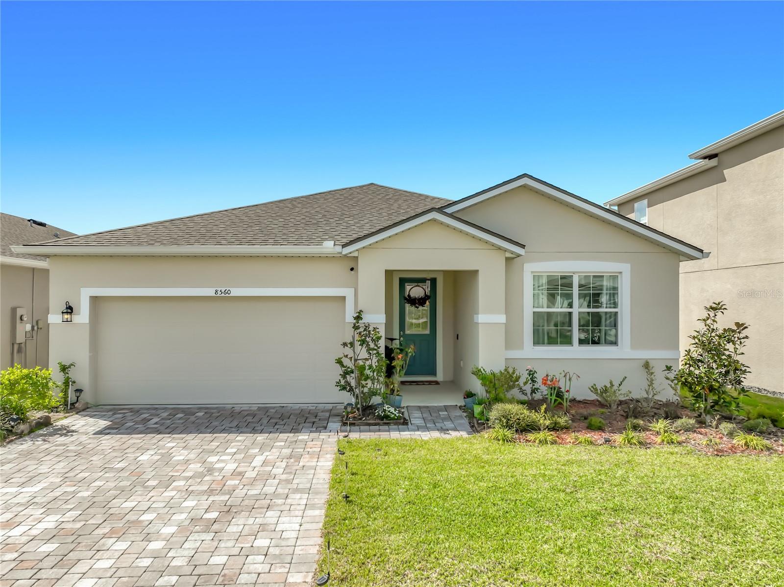 Single Family Residence in ORLANDO, FL - Daniel Dourado