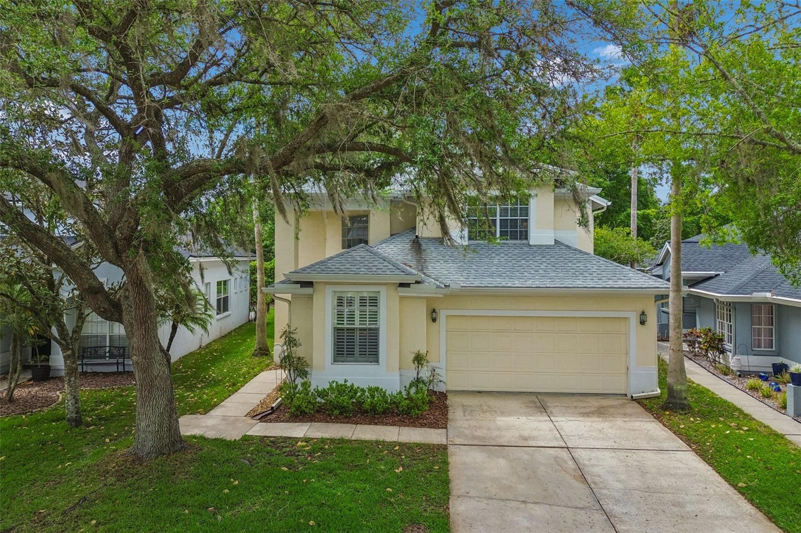 Single Family Residence in LUTZ, FL - Daniel Dourado