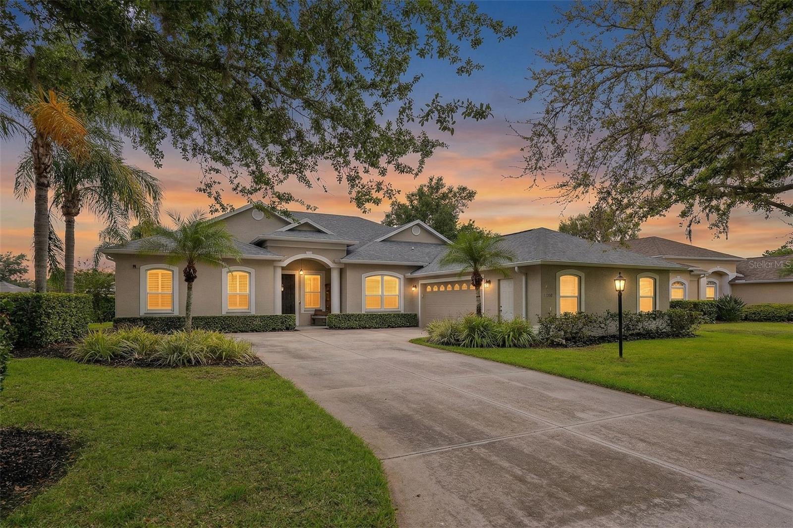 Single Family Residence in LAKEWOOD RANCH, FL - Daniel Dourado