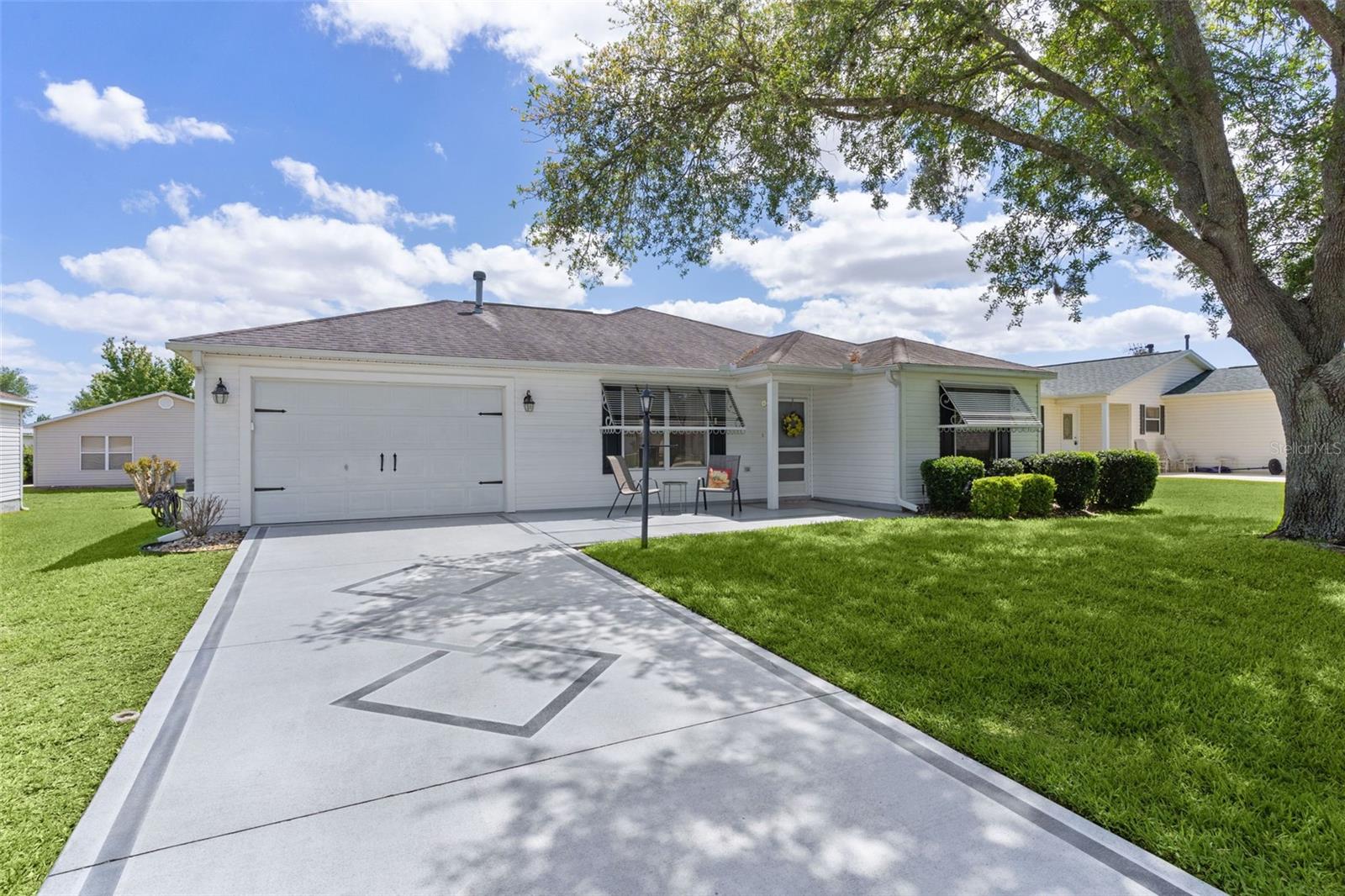 Single Family Residence in THE VILLAGES, FL - Daniel Dourado