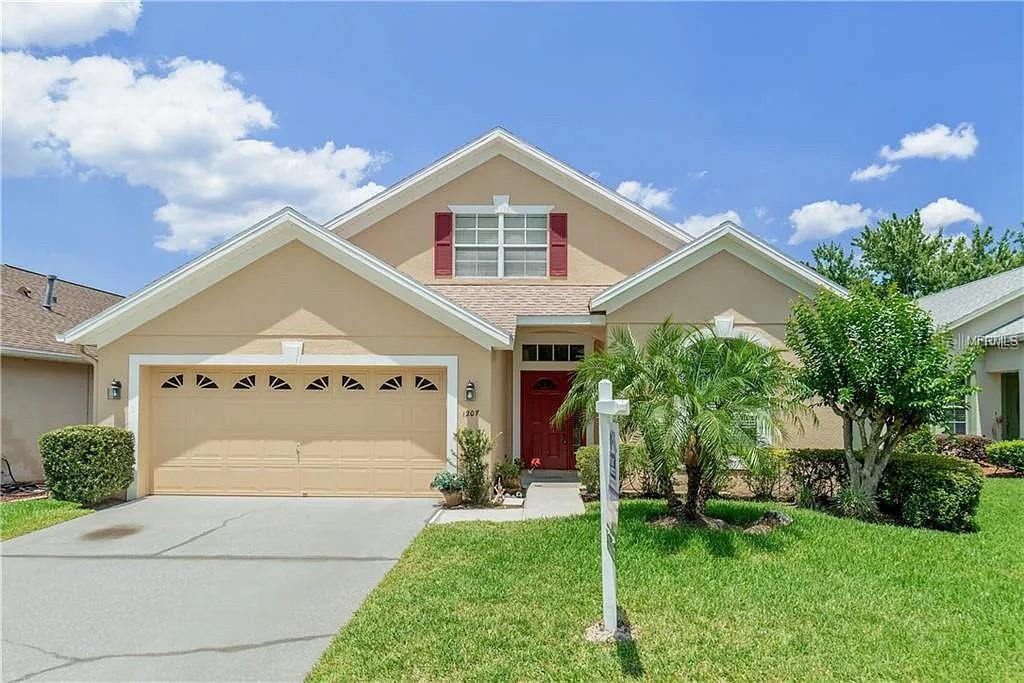 Single Family Residence in ORLANDO, FL - Daniel Dourado
