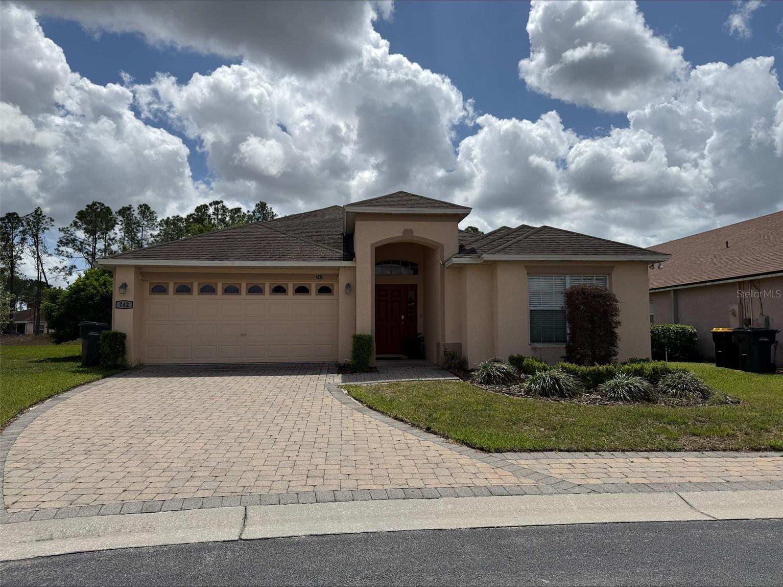Single Family Residence in DAVENPORT, FL - Daniel Dourado