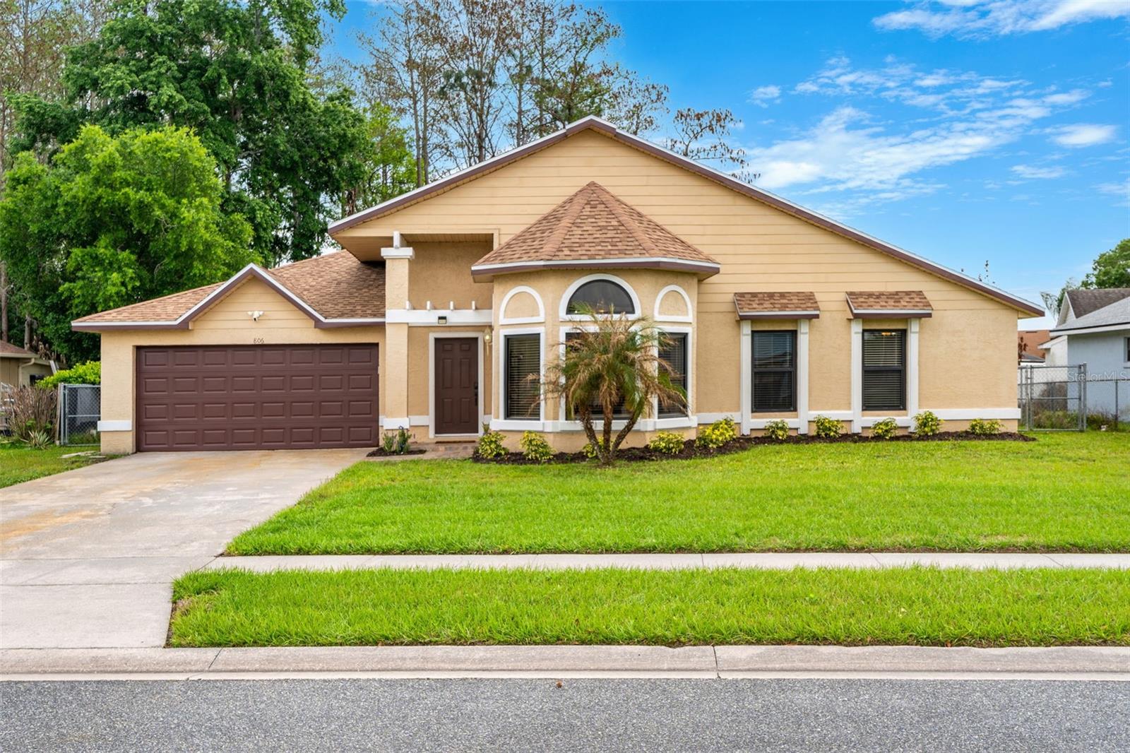Single Family Residence in ORLANDO, FL - Daniel Dourado