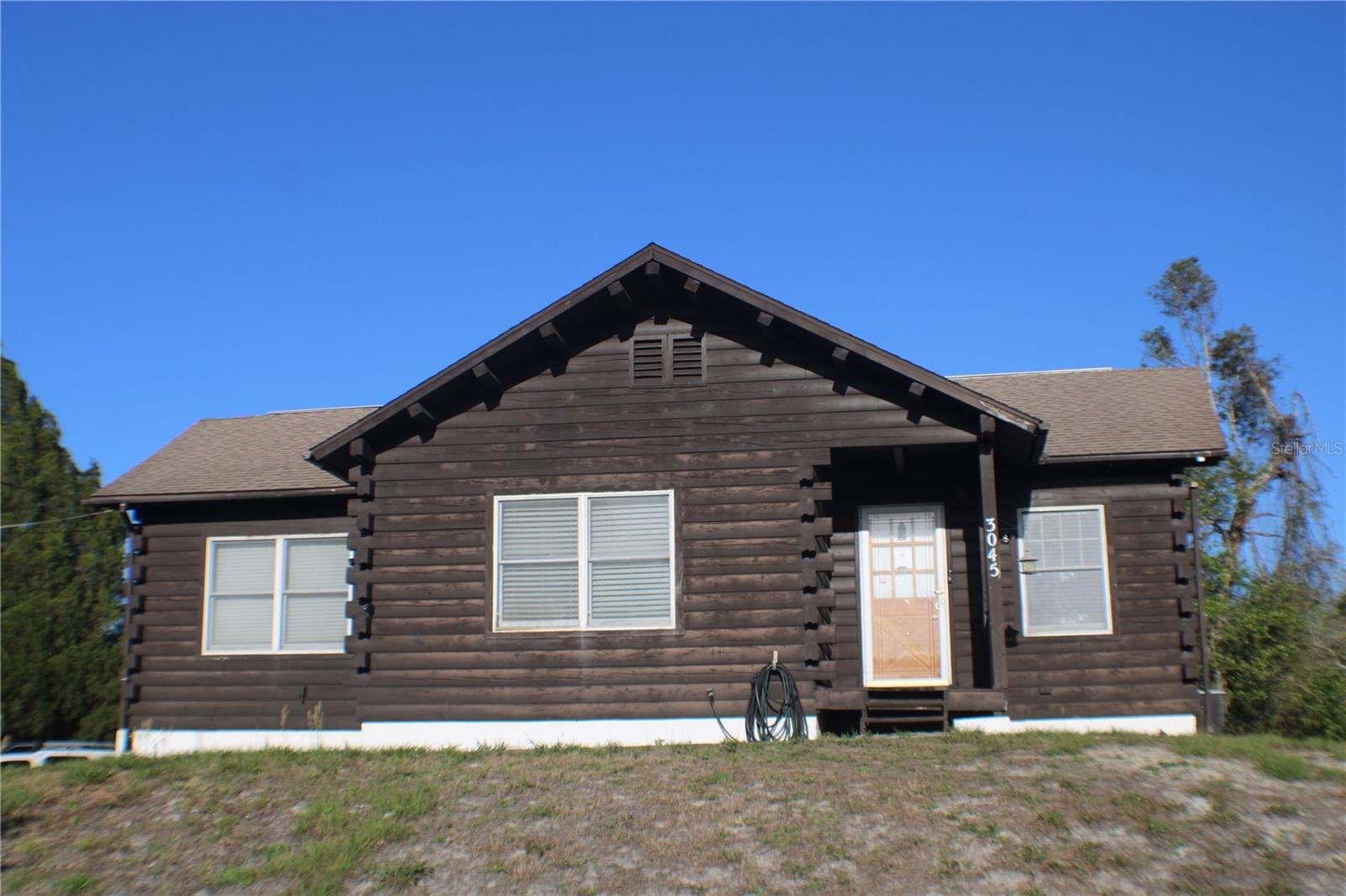 Single Family Residence in DELTONA, FL - Daniel Dourado
