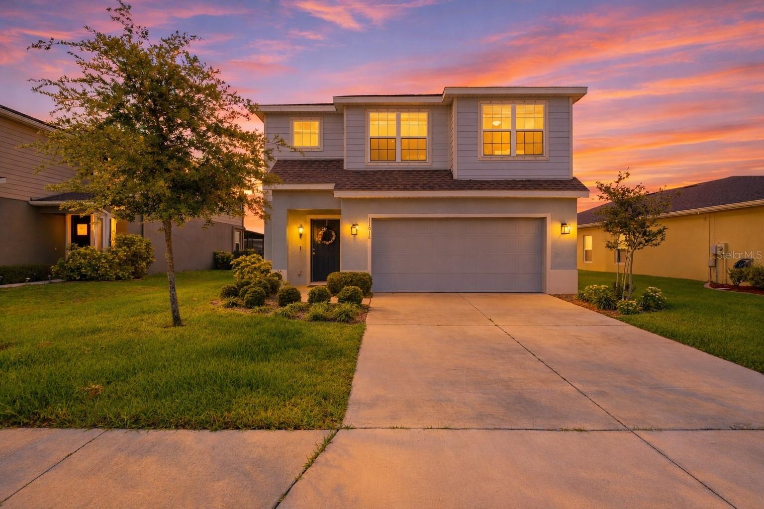 Single Family Residence in PARRISH, FL - Daniel Dourado
