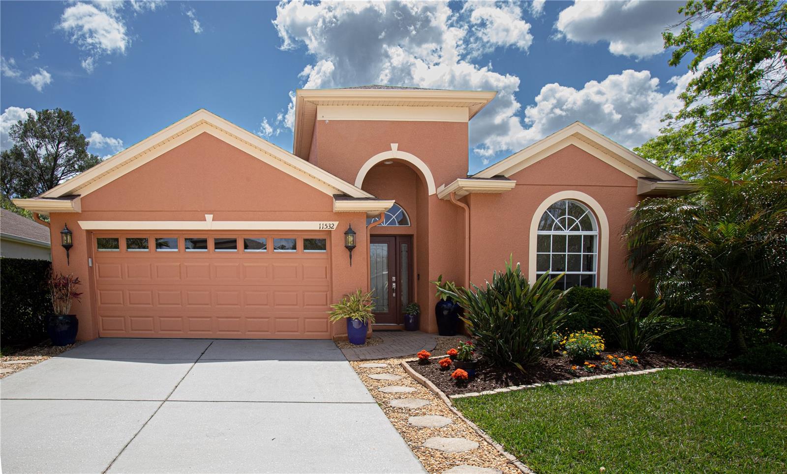 Single Family Residence in NEW PORT RICHEY, FL - Daniel Dourado