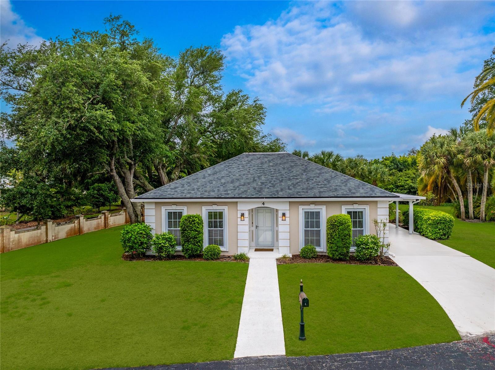 Single Family Residence in ENGLEWOOD, FL - Daniel Dourado