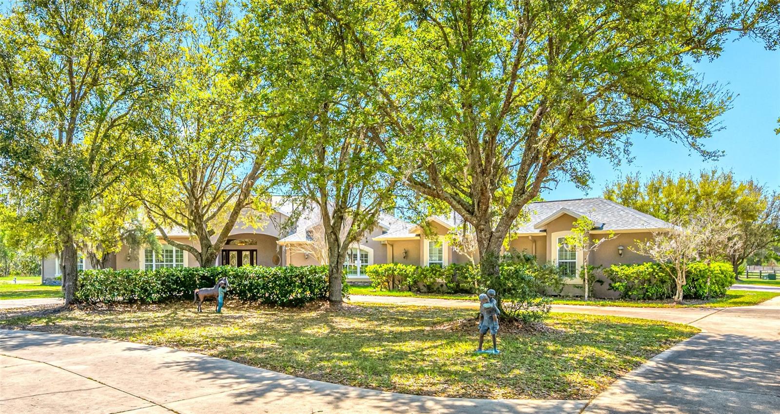 Single Family Residence em SPRING HILL, FL - Daniel Dourado