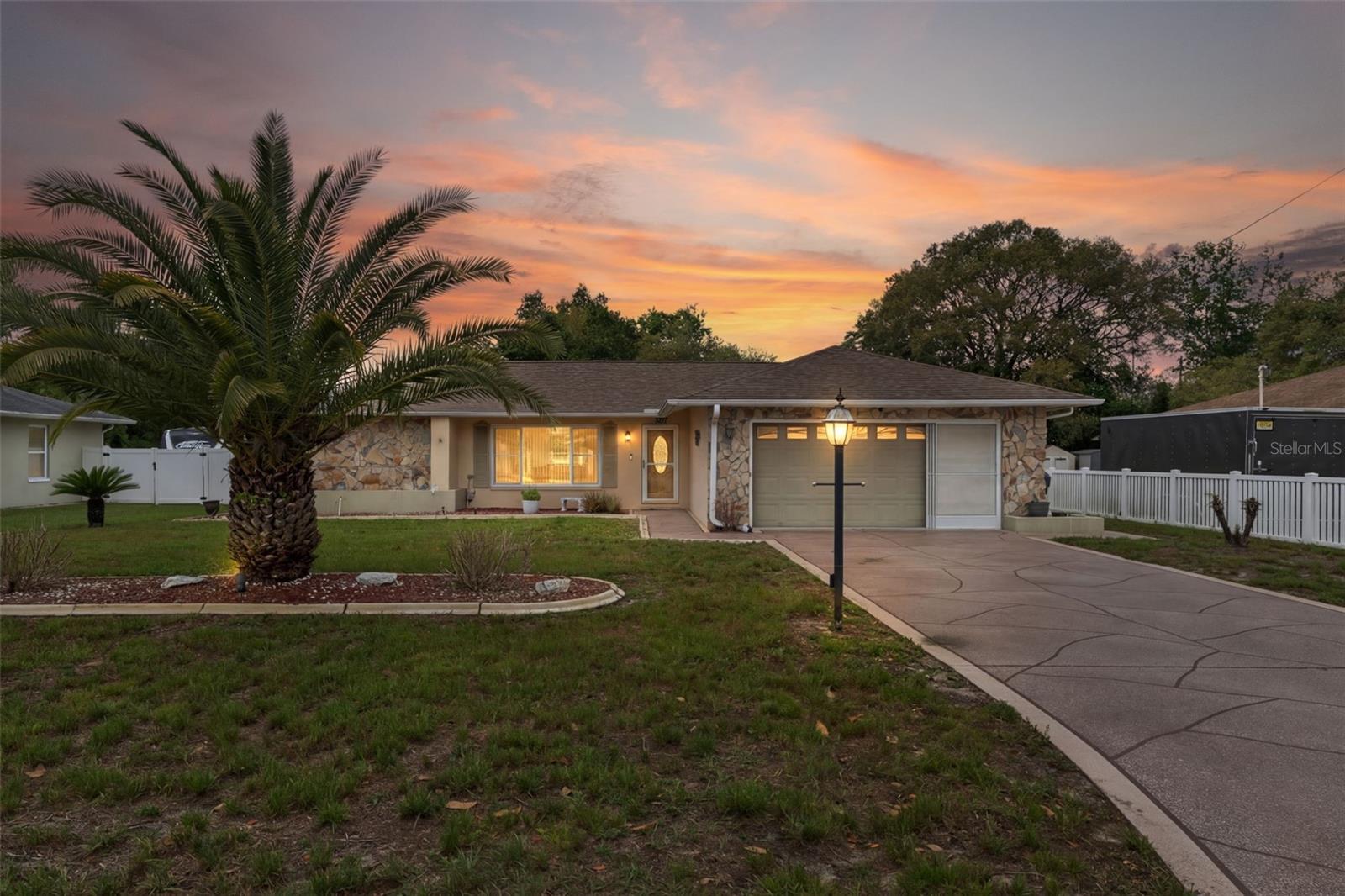 Single Family Residence em SPRING HILL, FL - Daniel Dourado