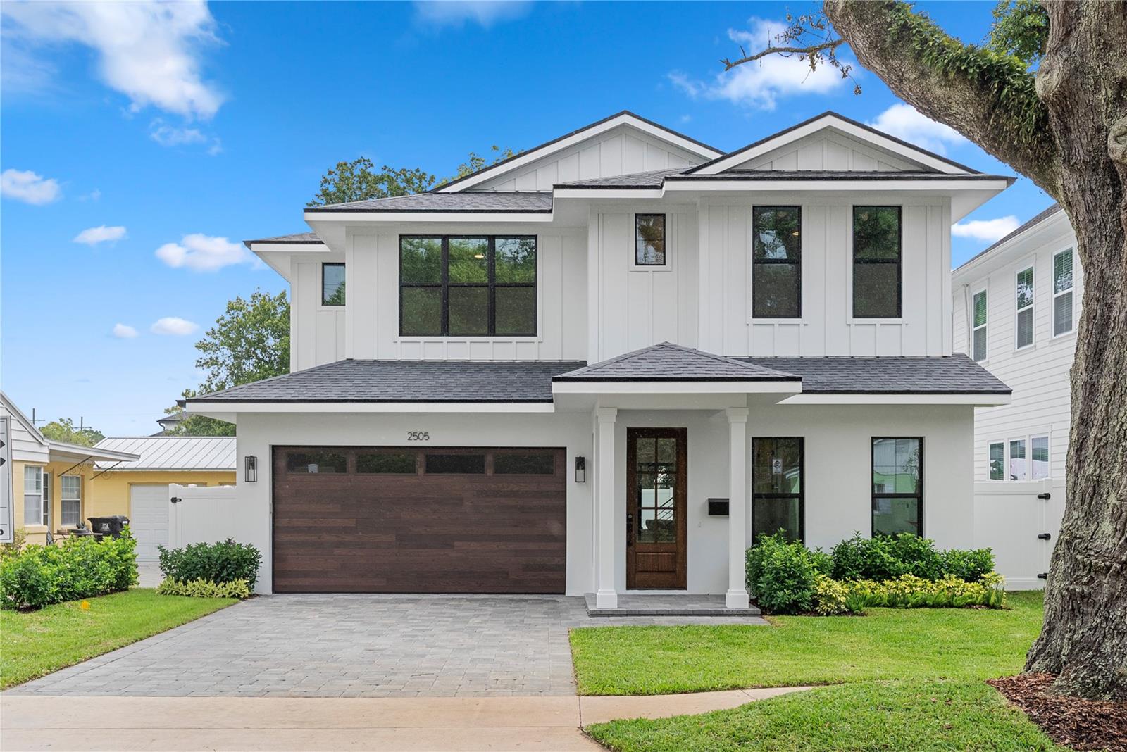 Single Family Residence in ORLANDO, FL - Daniel Dourado