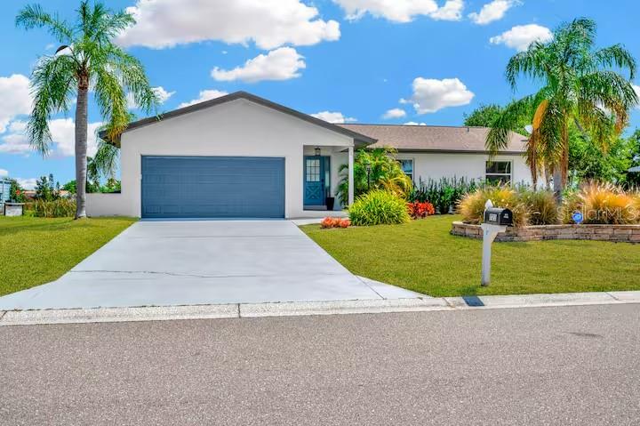 Single Family Residence in APOLLO BEACH, FL - Daniel Dourado