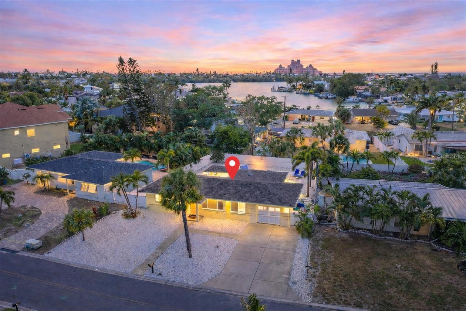 Single Family Residence in ST PETE BEACH, FL - Daniel Dourado