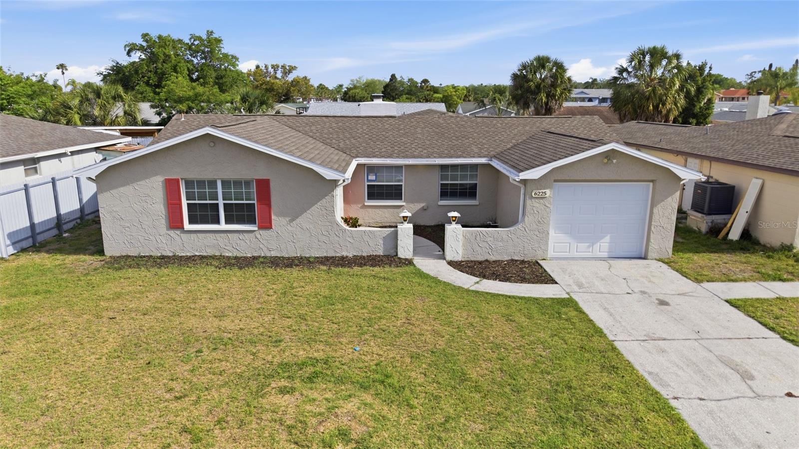 Single Family Residence in PORT RICHEY, FL - Daniel Dourado