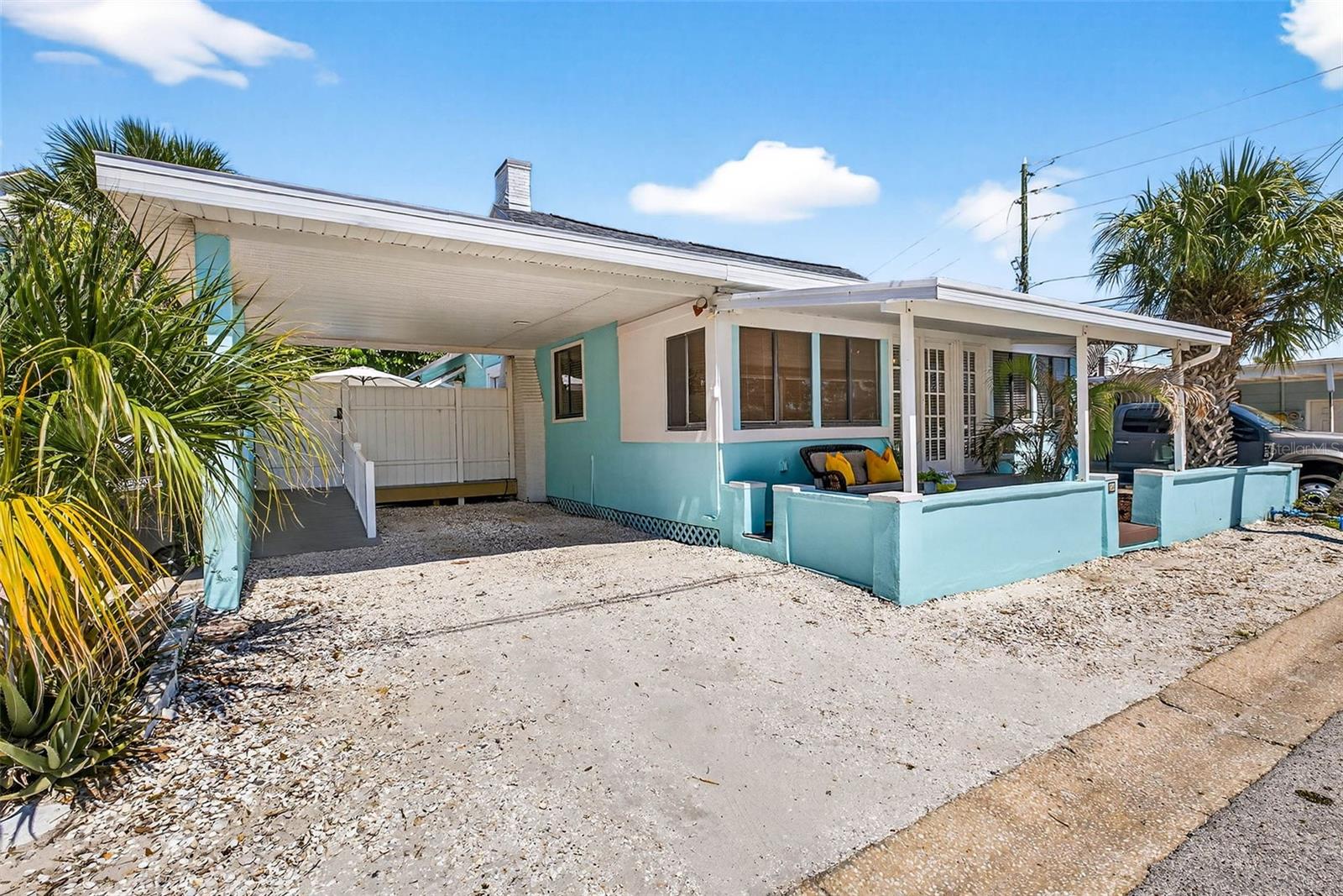 Single Family Residence in CLEARWATER BEACH, FL - Daniel Dourado