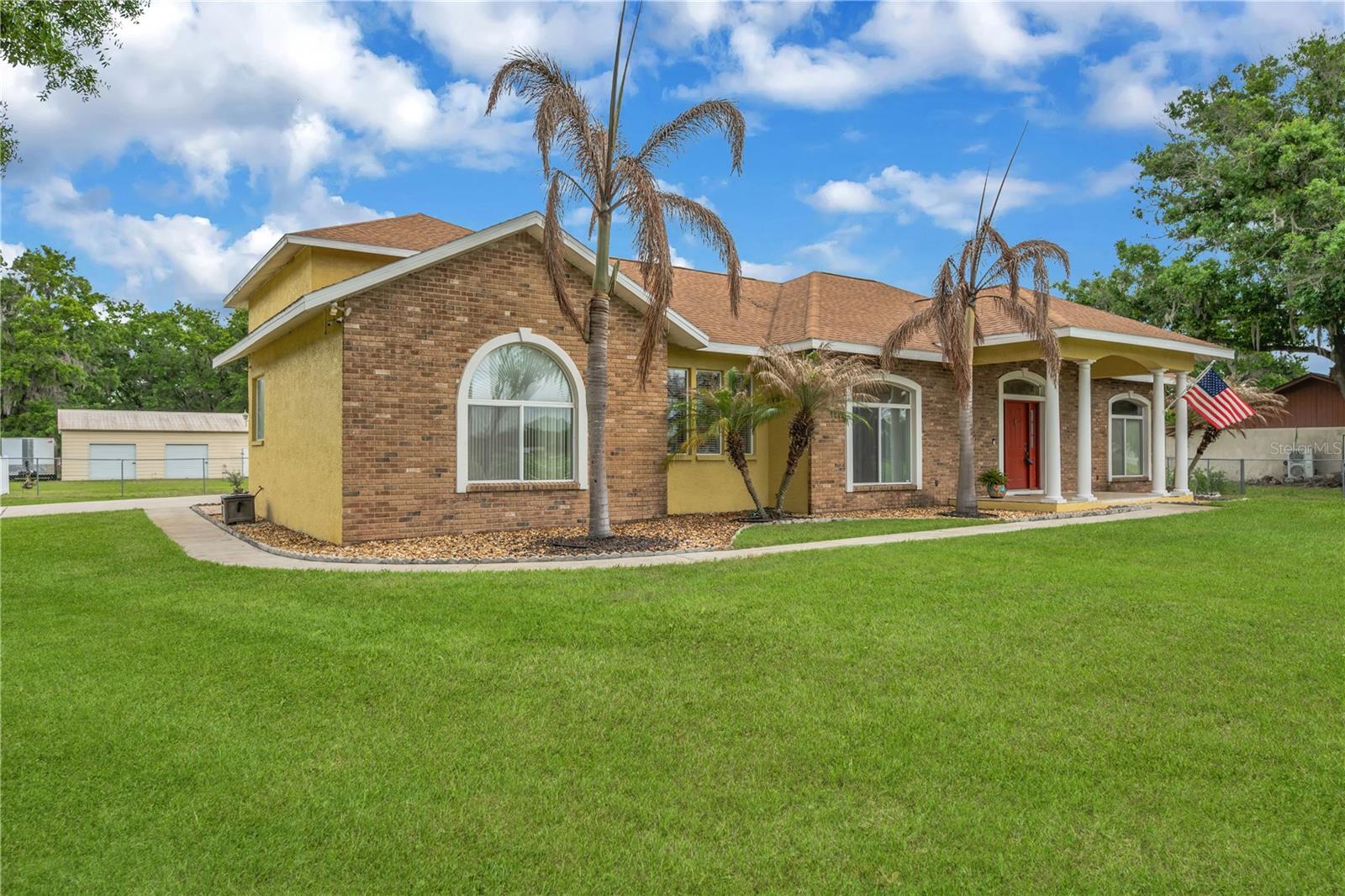 Single Family Residence in PLANT CITY, FL - Daniel Dourado