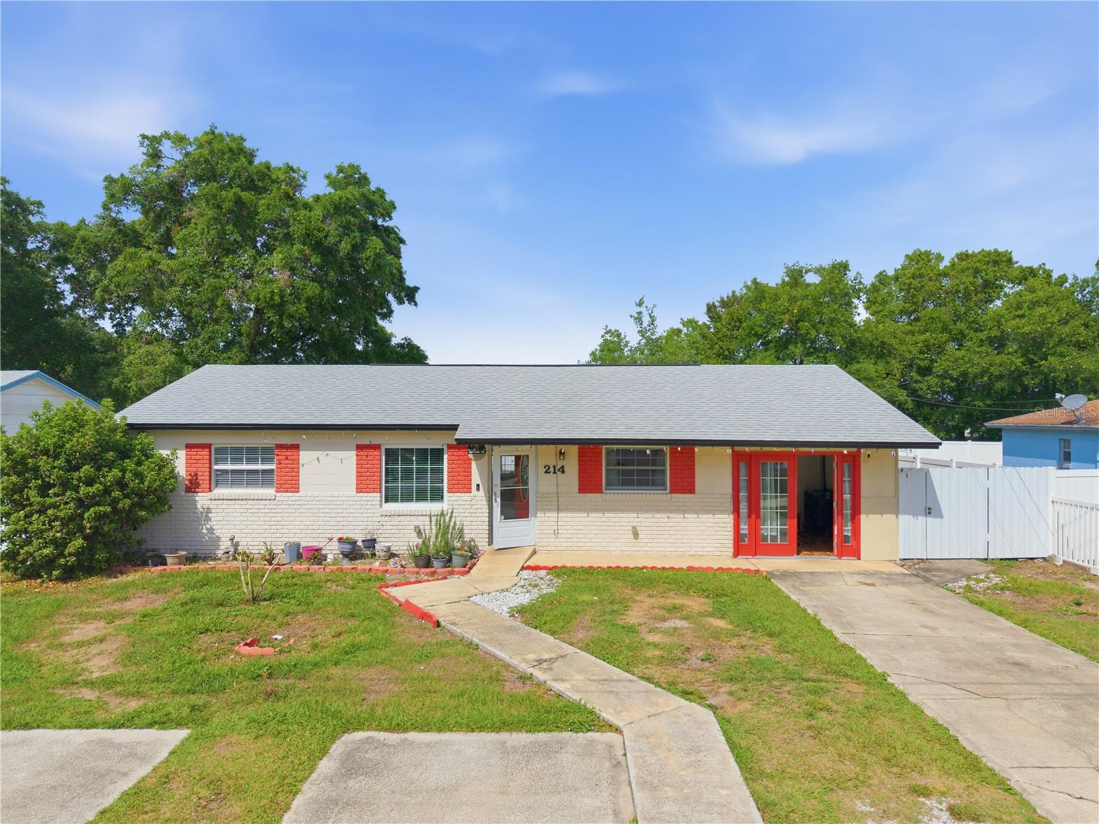 Single Family Residence in APOPKA, FL - Daniel Dourado