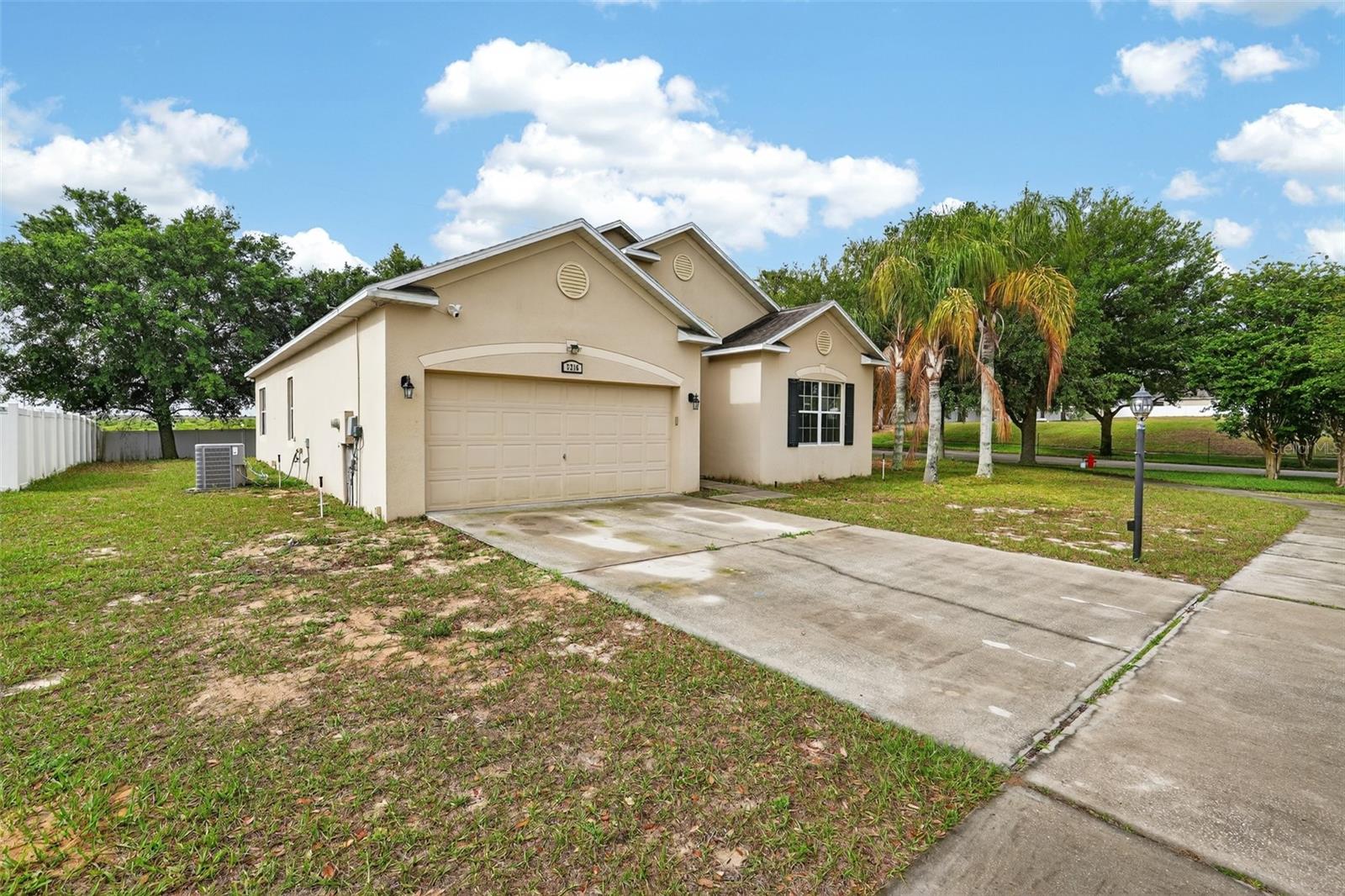 Single Family Residence in DUNDEE, FL - Daniel Dourado