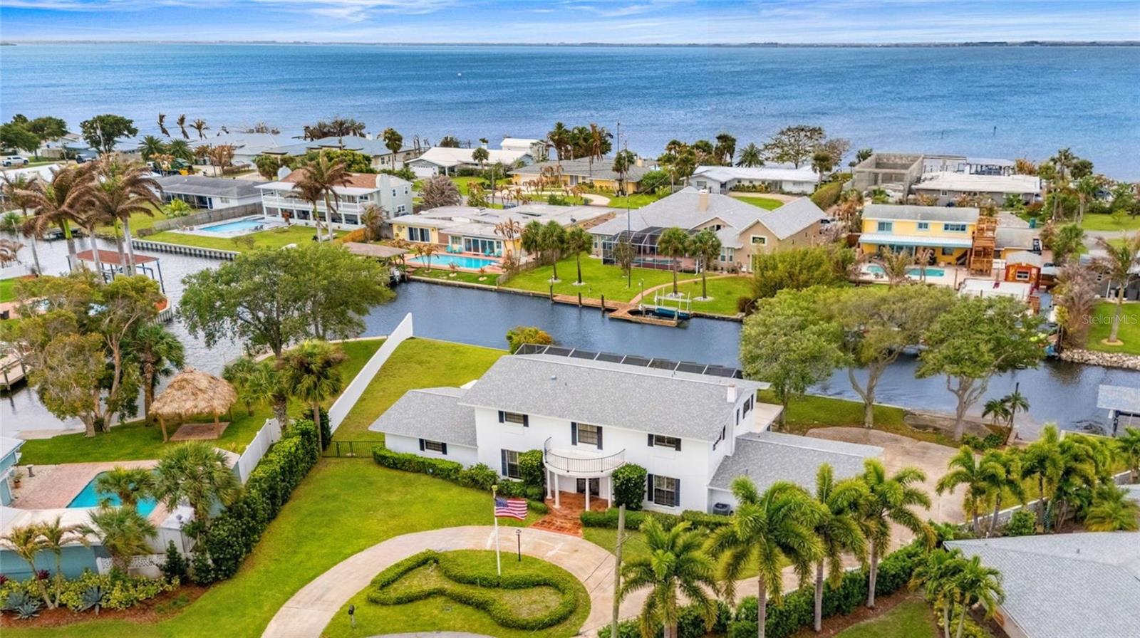 Single Family Residence in COCOA BEACH, FL - Daniel Dourado