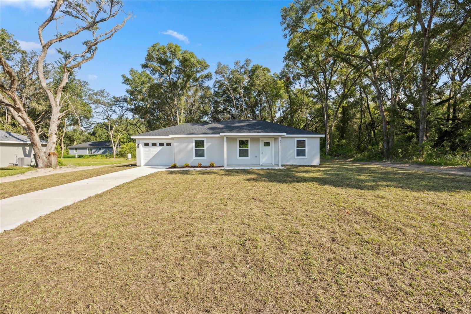 Single Family Residence in SUMMERFIELD, FL - Daniel Dourado