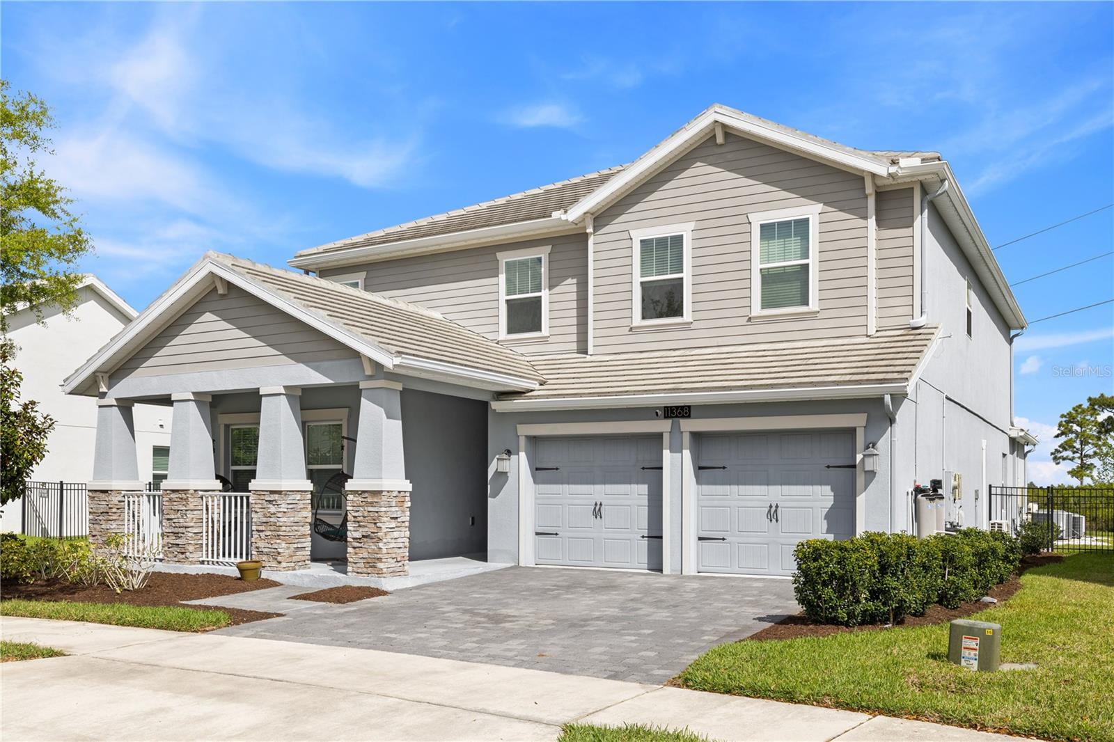 Single Family Residence in ORLANDO, FL - Daniel Dourado
