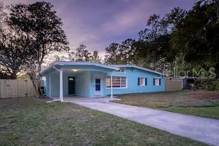 Single Family Residence in GAINESVILLE, FL - Daniel Dourado