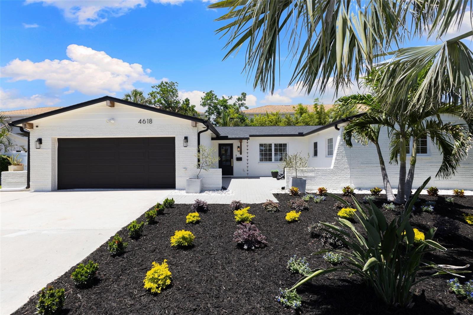 Single Family Residence em ST PETERSBURG, FL - Daniel Dourado